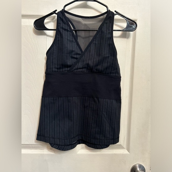 Lululemon top - Picture 2 of 3